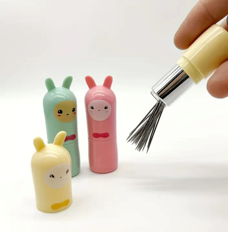 Llama Needle Holder